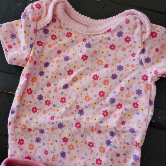 Faded Glory Baby Girl 0-3 Months Outfit Bundle Set Pink White Floral Hearts Lot - Picture 2 of 5